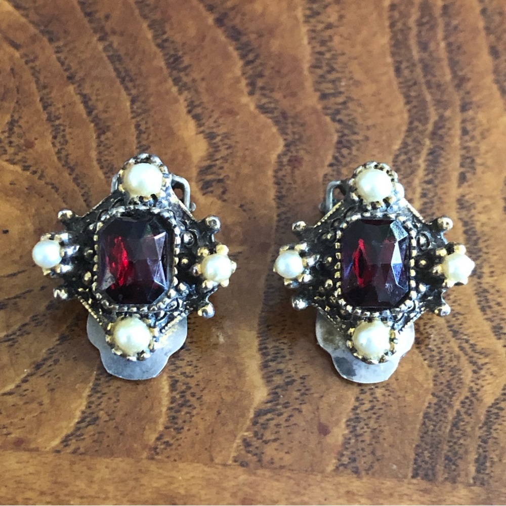 Antique Edwardian era ruby stone mini pearl clip on earrings